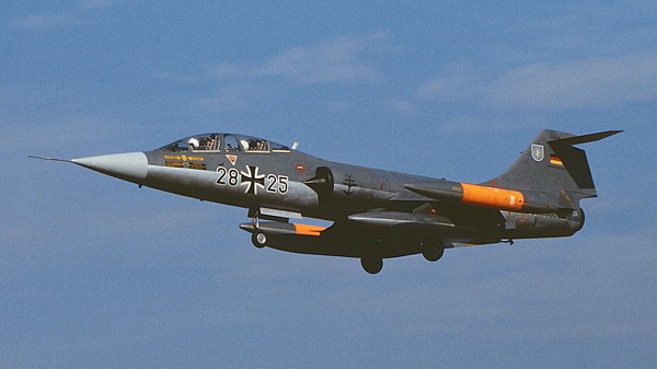F-104